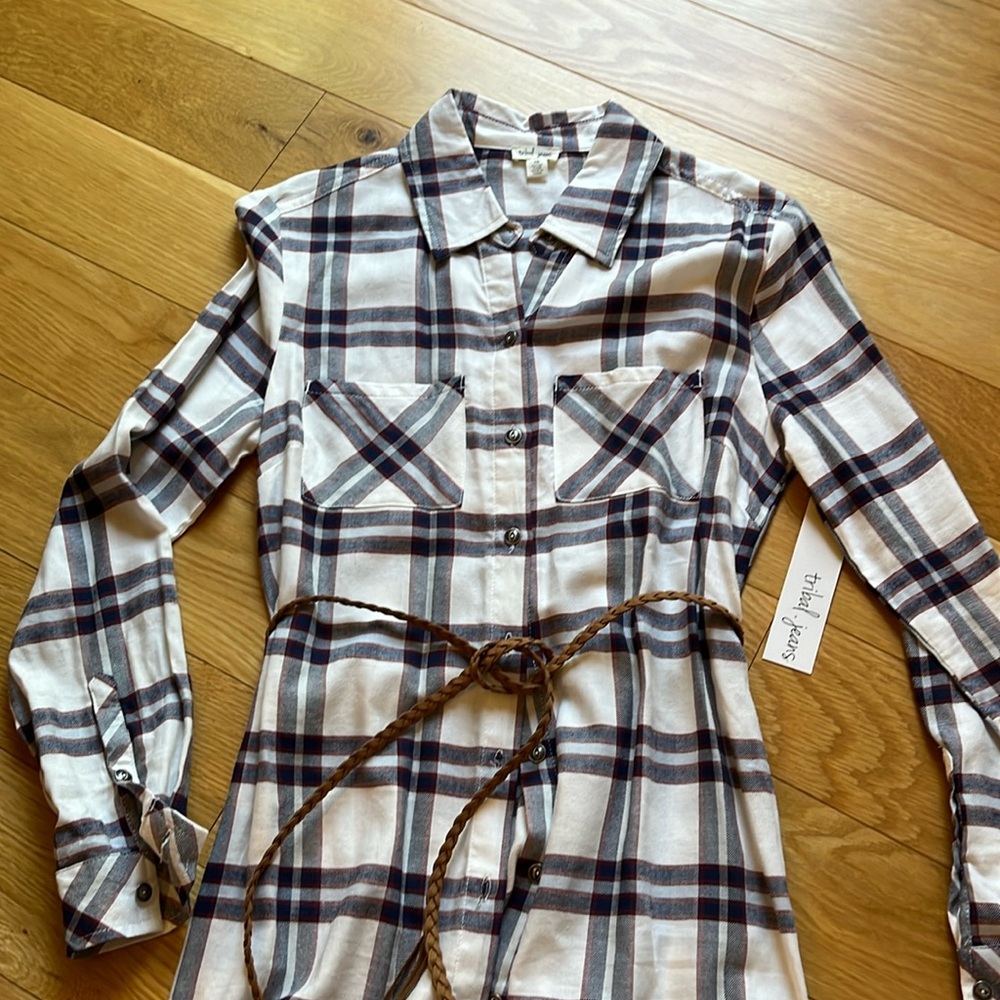 Tribal jeans plaid dress, white with navy and burgundy plaid. Size XS